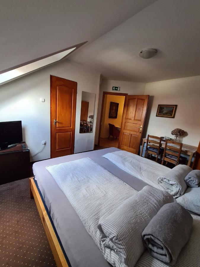 Palantir Panzio Bed & Breakfast Miskolc Luaran gambar