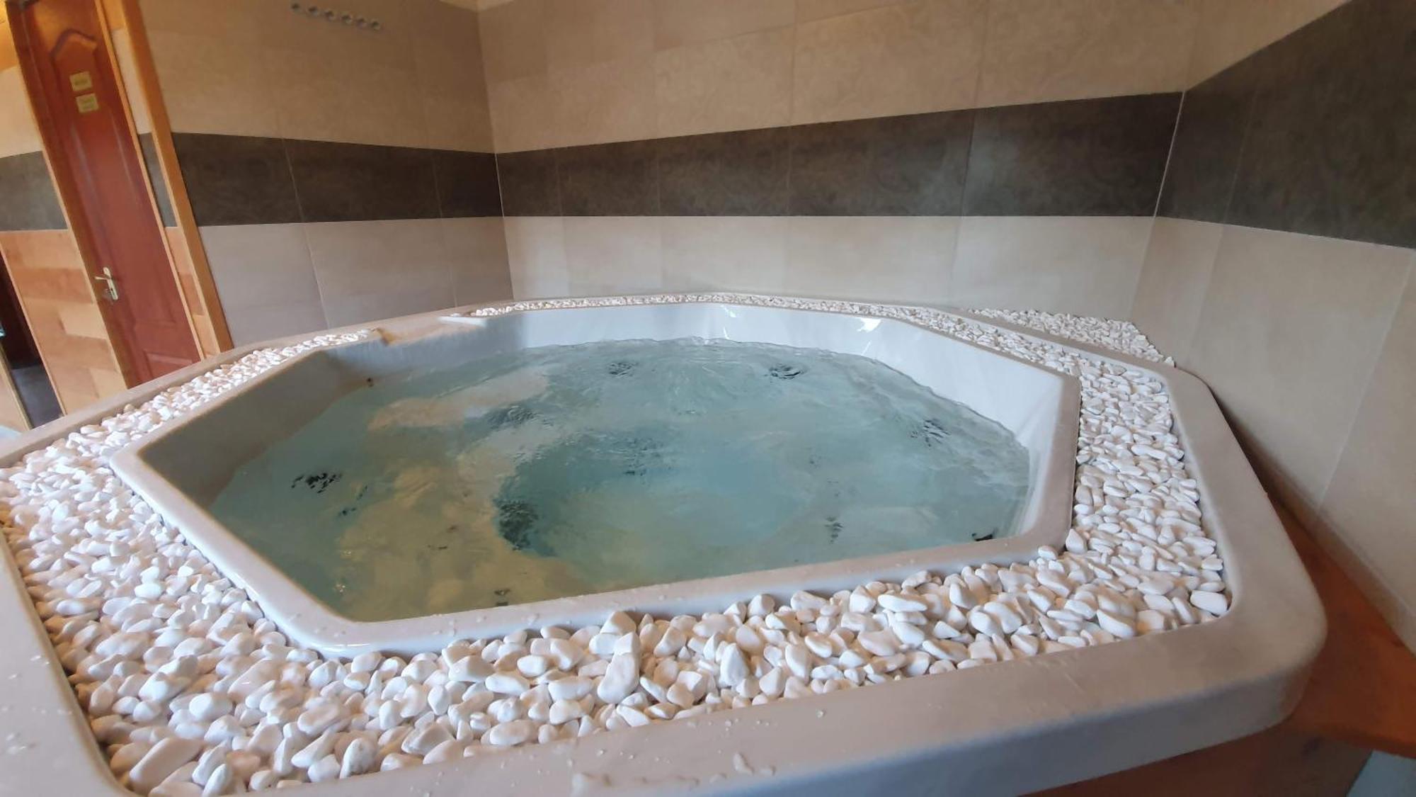Palantir Panzio Bed & Breakfast Miskolc Luaran gambar